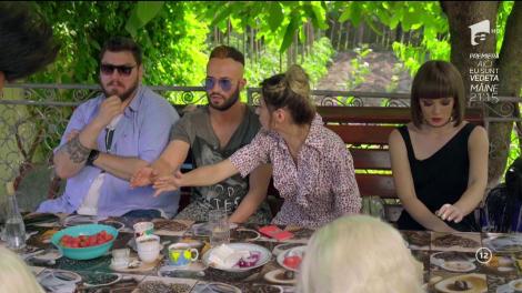 I-a păcălit pe toți. Malone și-a băgat mâna-n chiloți și a scos... un inel: „Fă, tu ești visul la femeile mele”