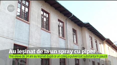 A fost panică la o şcoală din Târgu Jiu după ce trei eleve de 14 ani au leşinat la cursuri