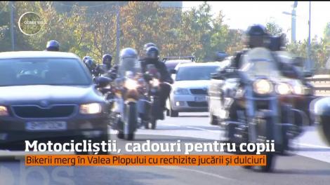 Motocicliştii, cadouri pentru copiii din Valea Plopului