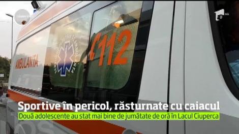 Tinere sportive răsturnate cu caiacul. Cele două copile au stat mai bine de o jumătate de oră în Lacul Ciuperca