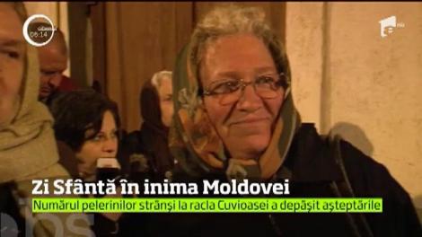 Zi sfântă în inima Moldovei. Numărul pelerinilor la racla Cuvioasei Parascheva a depășit așteptările