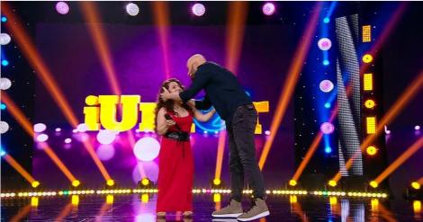 Bendeac nu s-a putut abține, s-a pupat din nou la iUmor. De această dată cu o pitică!