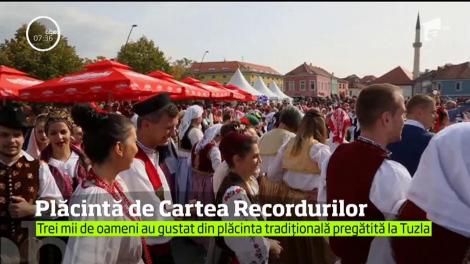 Plăcintă de Cartea Recordurilor. Nu mai puţin de 1500 de cârnaţi s-au folosit pentru umplutură