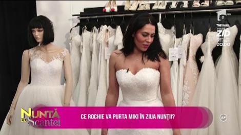 Scandal la alegerea rochiei de nuntă. Viitoarea mireasă a răbufnit: „Mă scuzați, eu vă las să vă certați”