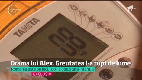 Alex mănâncă trei pâini pe zi și uneori își ascunde mâncarea sub pernă! Campania Observator „Greu în România” a început lupta împotriva obezității în rândul tinerilor!