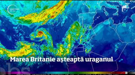 Marea Britanie se pregăteşte să înfrunte cel mai violent uragan din ultimele decenii