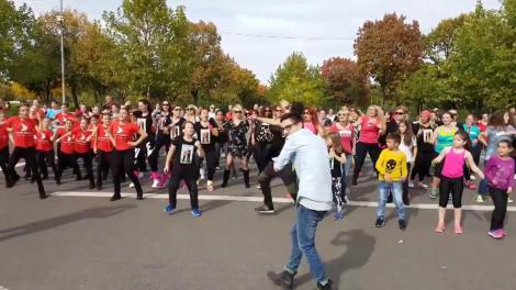 Aurelian Temișan, juratul de la "Te cunosc de undeva", flashmob de senzaţie cu piesa “Of, ce doare!” Soţia şi fiica artistului, cele mai înfocate susţinătoare!