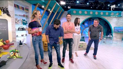 Știți cel mai tare banc cu rațe? ”Intră o rață într-un bar. Chelnerul o vede și îi zice: - Nu servim rațe!”