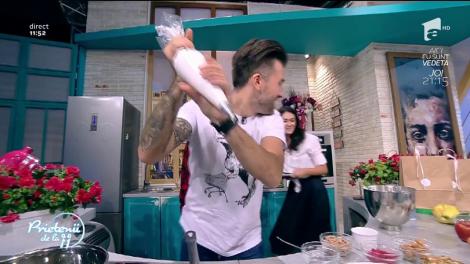 Ristei, fascinat de utilitatea unei ustensile din bucătărie: ”Cu asta am pus mortar între rosturile dintre cărămizi”