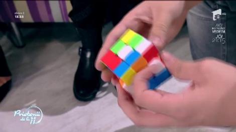 Cum să rezolvi un cub Rubik. Flavian Glonț îți vine în ajutor