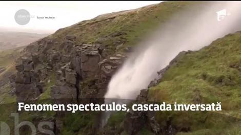 Imagini spectaculoase! O cascadă din Marea Britanie "curge" de jos în sus. Apa se ridică spre cer. Fenomenul a devenit viral pe internet