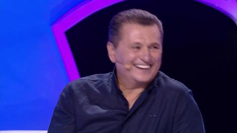 Nea Marin, dat de gol chiar de nepoţii lui! Care este obiectul preferat al bunicului?