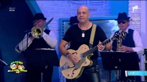 Live! Ștefan Bănică dedică piesa "Șefa mea e belea" Flaviei, vecina de la Neatza: "Să ne închipuim că ea este şmechera aici"