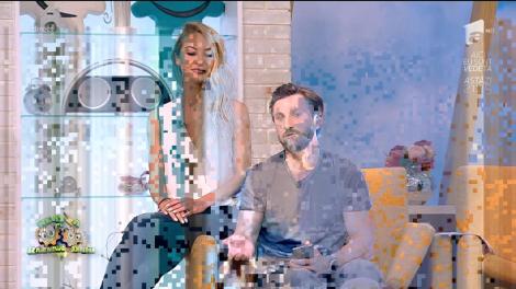 Flavia îl învaţă pe Dani totul despre Instagram: "Lumina este foarte importantă, e păcat să ratezi ocazia". Matinalul: "Te urmăresc de pe contul lui Răzvan să nu ştii că sunt un stalker"