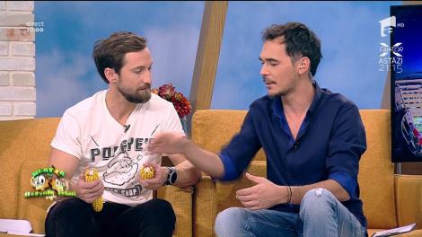 Pentru cei crescuţi la oraş. Dani curăță PORUMB în direct: "Pot şi fără să mă uit. Unul este pasiv, celălalt activ". Flavia, uluită: "Uau, zici că eşti o bătrânică"