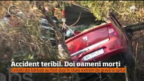 Doi bărbaţi au murit şi alţi doi au ajuns în stare gravă la spital, după un accident rutier cumplit