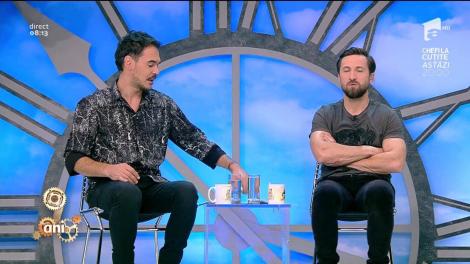 Mesajul zilei de pe Facebook: "Mulţi ani să trăiţi de cei draci! Multă sănătate pa"