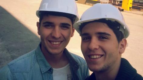 Cristi şi Ionuţ, gemenii care își doresc să ajungă comandanți de navă, vor să îmblânzească Marele Zid