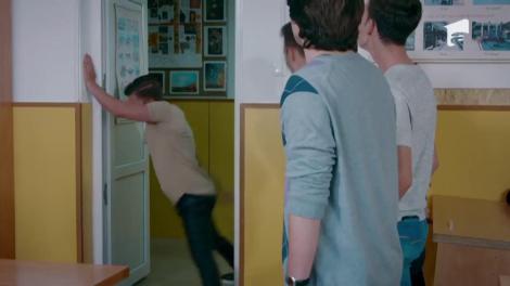 Top 15 tipuri de profesori - Profesoara apetisantă