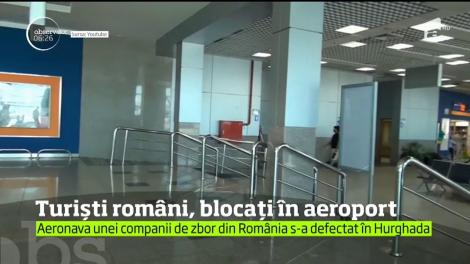 Aproximativ 180 de turişti români au rămas blocaţi ore în şir pe aeroportul Hurghada din Egipt