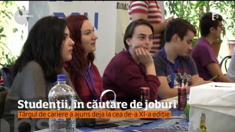 Mii de studenți au luat cu asalt cel mai tare târg universitar de joburi din ţară