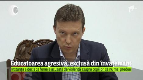 Educatoarea din Vrancea, filmată anul trecut în timp ce lovea copiii şi ţipa la ei, nu mai are voie să predea!