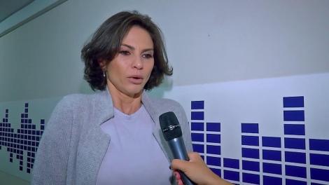 Culise: Ramona Bădescu se pregăteşte să devină Julio Iglesias