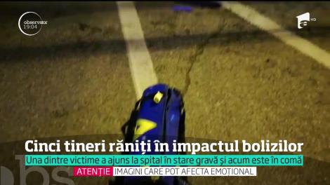 Doi bolizi s-au ciocnit violent în Iaşi! Impactul, suprins de camerele de supraveghere, a băgat cinci tineri în spital