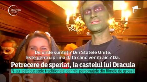 Halloweenul trece prin stomac, la Castelul Bran, turiştii au fost întâmpinaţi cu tochitura lui Dracula şi sărmăluţele lui Frankenstein, într-o petrecere de speriat