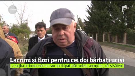 Cei doi bărbaţi ucişi cu sânge rece pe câmpul de lângă Târgovişte au fost conduşi pe ultimul drum