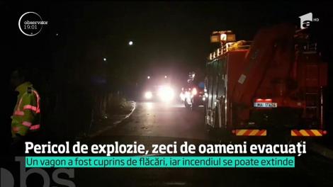Pericol de explozie la Breaza! Un vagon încărcat cu nitrat de amoniu a început să fumege