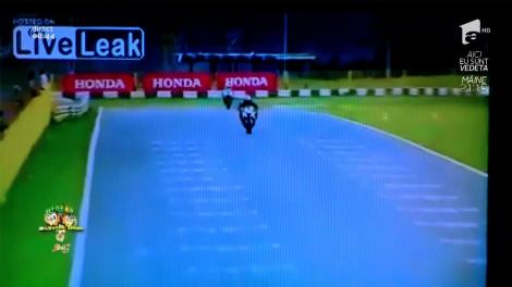 Smiley News. Cursă de motociclism. A concurat de unul singur și a terminat pe locul doi!