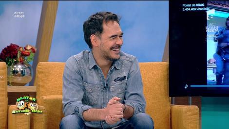 Bancul zilei. Un om amărât stătea pe o bancă în Cișmigiu și îl vede un prieten...