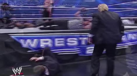 Ce face Irinel Columbeanu în dormitor înainte de culcare? "Se uită la videoclipuri cu Illuminati"