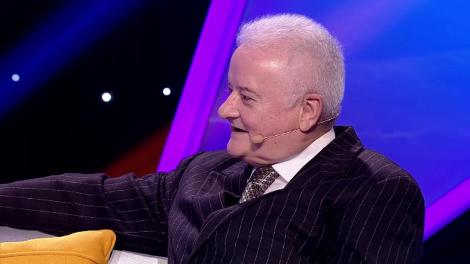 Ce nu îi place Irinucăi Columbeanu la tatăl ei? "Se scobeşte în nas şi îi place"