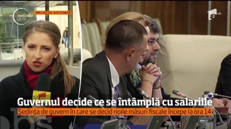 Guvernul hotărăşte, în şedinţă extraordinară, ce se va întâmpla cu salariile, din 2018