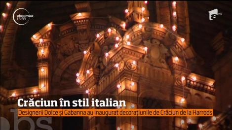 Designerii Dolce and Gabana au aprins luminiţele de Crăciun la Londra