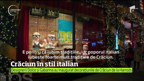 Designerii Dolce și Gabanna au inaugurat decorațiunile de Crăciun de la Harrods