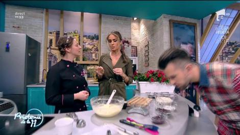 Cupkes cu vanilie şi cremă de mascarpone, o rețetă cu care să îți răsfeți familia și apropiații! Arată genial și gustul e divin!