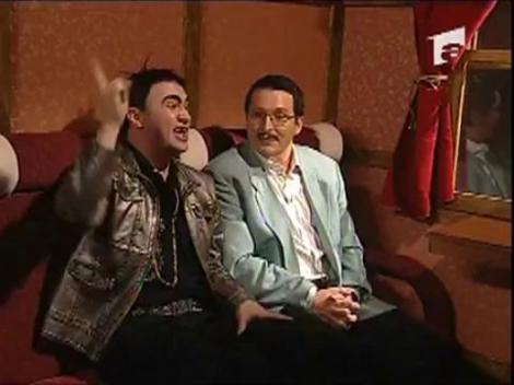 Fernando atacă o fată în tren și este bătut măr de logodnicul ei