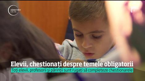 Elevii, chestionați despre temele obligatorii