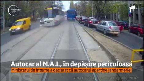 Un autocar al Ministerului de Interne a fost la un pas să provoace o tragedie, în București