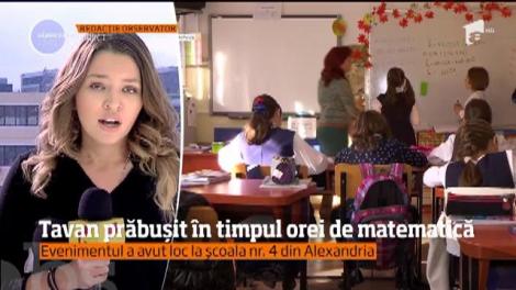 Tavanul şcolii numărul 4 din Alexandria s-a prăbuţit în timpul orei de matematică!