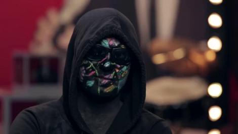 "Hai că asta este o insultă!". Poezia lui Horia Brenciu pentru Carla's Dreams: ”În prima clipă când te-am cunoscut, pe fața ta era o...”