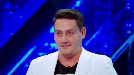 Cel mai emoționat concurent din istoria X Factor. Horia Brenciu i-a dat o mână de ajutor: ”Mă zgudui tot. Dacă nu-mi țin piciorul, îmi zboară!”