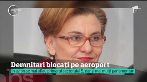Ministrul Apărării și mai mulți europarlamentari români au aflat pe pielea lor cât de aventuroase sunt zborurile cu TAROM