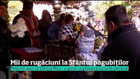 Mii de credincioşi la Sfântul păgubiţilor. Au venit să ceară o minune toţi cei care şi-au pierdut banii