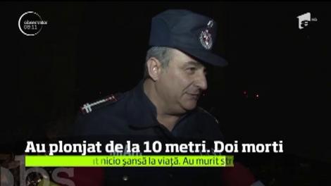 Accident cumplit în Mehedinţi. Doi tineri au murit după ce au plonjat cu mașina de la zece metri înalțime