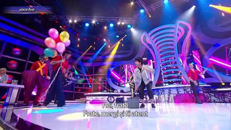 Adriana Trandafir se transformă în Raj Kapoor - "Aye bhai zara dekh ke chalo"