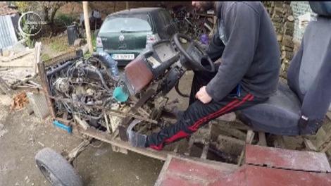 Din trei Dacii vechi şi ruginite a făcut un tractor! Tânărul a lucrat la inveția s-a mai bine de două luni